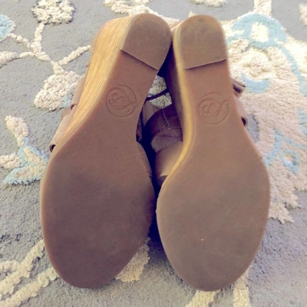 Lucky brand caged tan suede wedges US 7.5 - Picture 7 of 9
